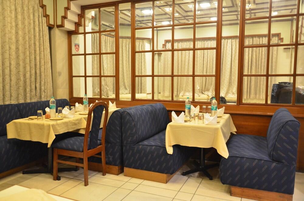 Garden Hotel Mumbai Exterior photo